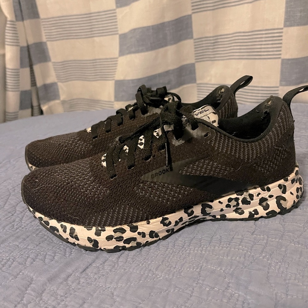 White Lepoard Brooks Running Shoes